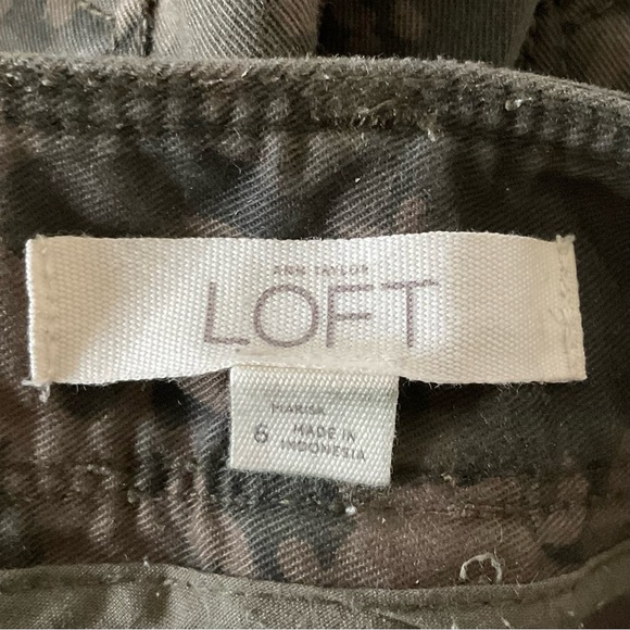 Ann Taylor Loft Marisa Fit Camo Pants with Light Stretch 👖 - Picture 6 of 9